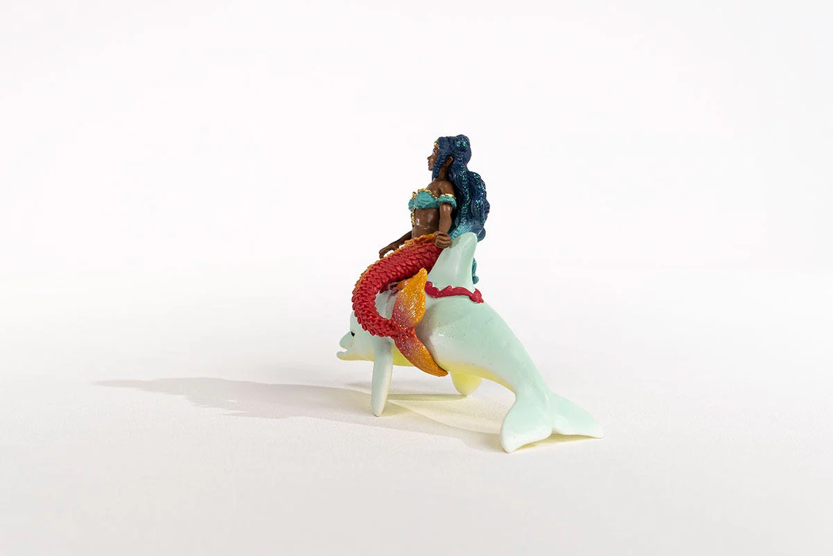 Isabelle sobre el delfín - Image 3